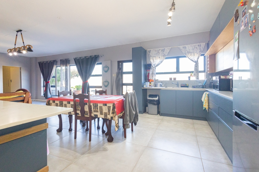 4 Bedroom Property for Sale in Loevenstein Western Cape